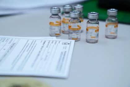 Consórcio Conectar busca diálogo com Ministério da Saúde para compra de vacinas