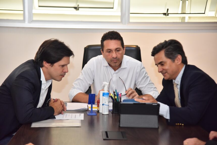 Vilela e Daniel visitam planta-piloto de mineradora peruana em Aparecida