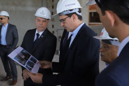 Prefeito Vilela destaca parceria com o Judiciário em visita ao novo Fórum Cível de Aparecida