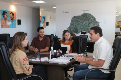 Prefeitura de Aparecida e Centro Lemann firmam parceria para educação