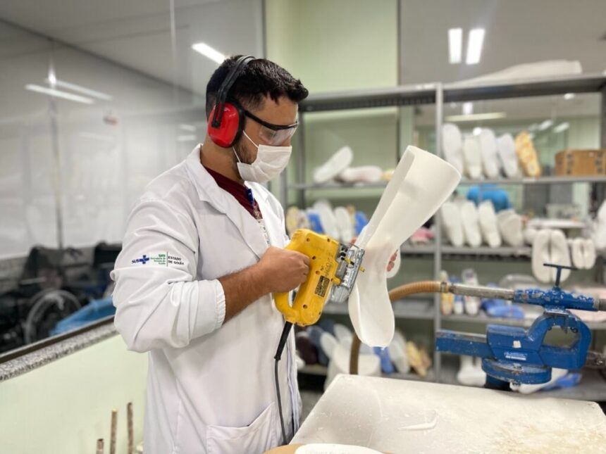 Oficina Ortopédica em Aparecida produz 150 órteses e próteses para pacientes