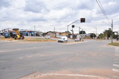 Prefeitura de Aparecida inicia obra de pavimento de concreto em cruzamento estratégico