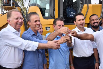 Prefeitura de Aparecida recebe novos maquinários para infraestrutura
