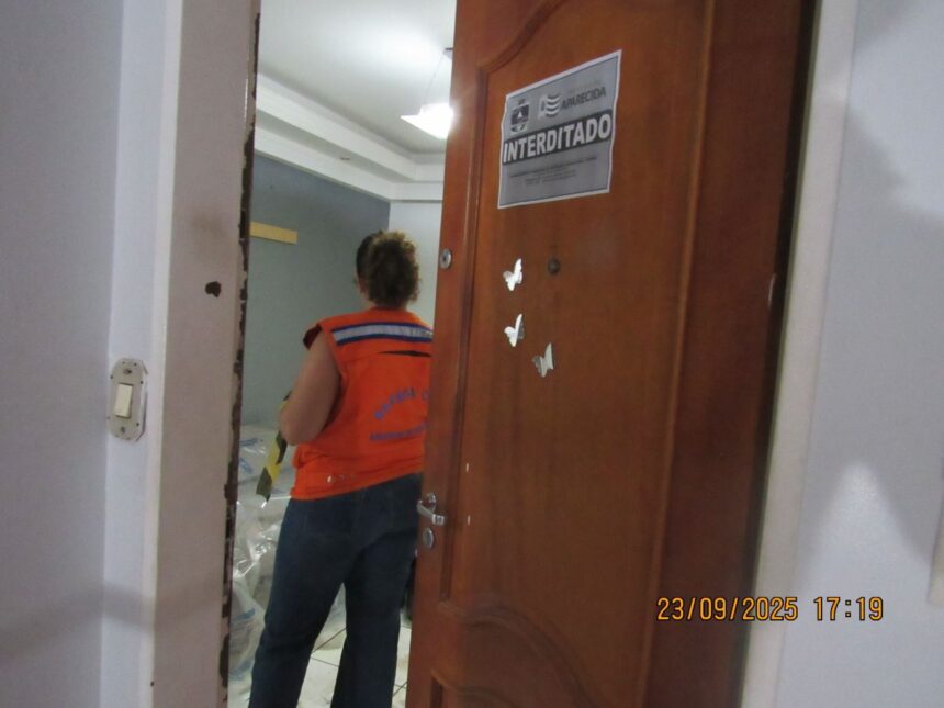 Defesa Civil interdita apartamento em Aparecida após infiltrações