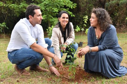 Dia da Árvore é celebrado em Aparecida com plantio de mudas no Parque da Criança