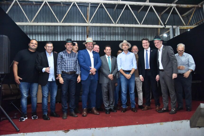 Prefeito Leandro Vilela inaugura Feira da Indústria e Comércio e Aparecida é Show