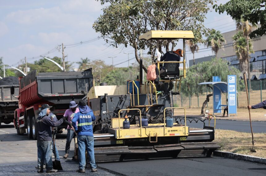 Recapeamento em Aparecida de Goiânia avança para o Setor Garavelo