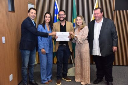 Prefeito de Aparecida homenageia médicos pela dedicação à saúde pública