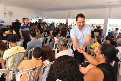 Prefeito Vilela entrega reforma do CEU das Artes em mutirão com 5 mil atendimentos