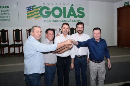Prefeitura de Aparecida recebe 17 máquinas do Governo de Goiás