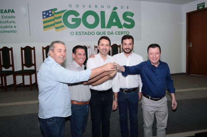 Prefeitura de Aparecida recebe 17 máquinas do Governo de Goiás