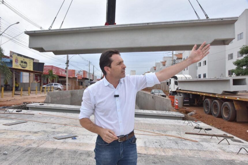 Prefeito Leandro Vilela entrega benefícios permanentes em Aparecida no primeiro ano de gestão