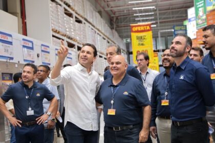 Prefeito Vilela destaca geração de 600 empregos na inauguração do Assaí em Aparecida