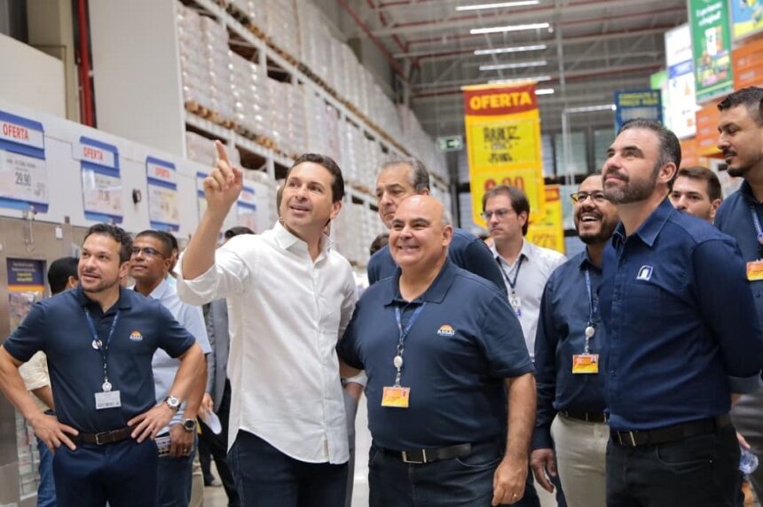 Prefeito Vilela destaca geração de 600 empregos na inauguração do Assaí em Aparecida