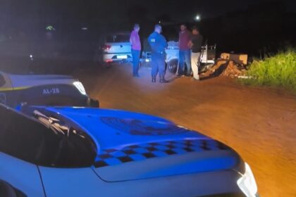 GCM apreende veículos por descarte irregular de entulho em Aparecida