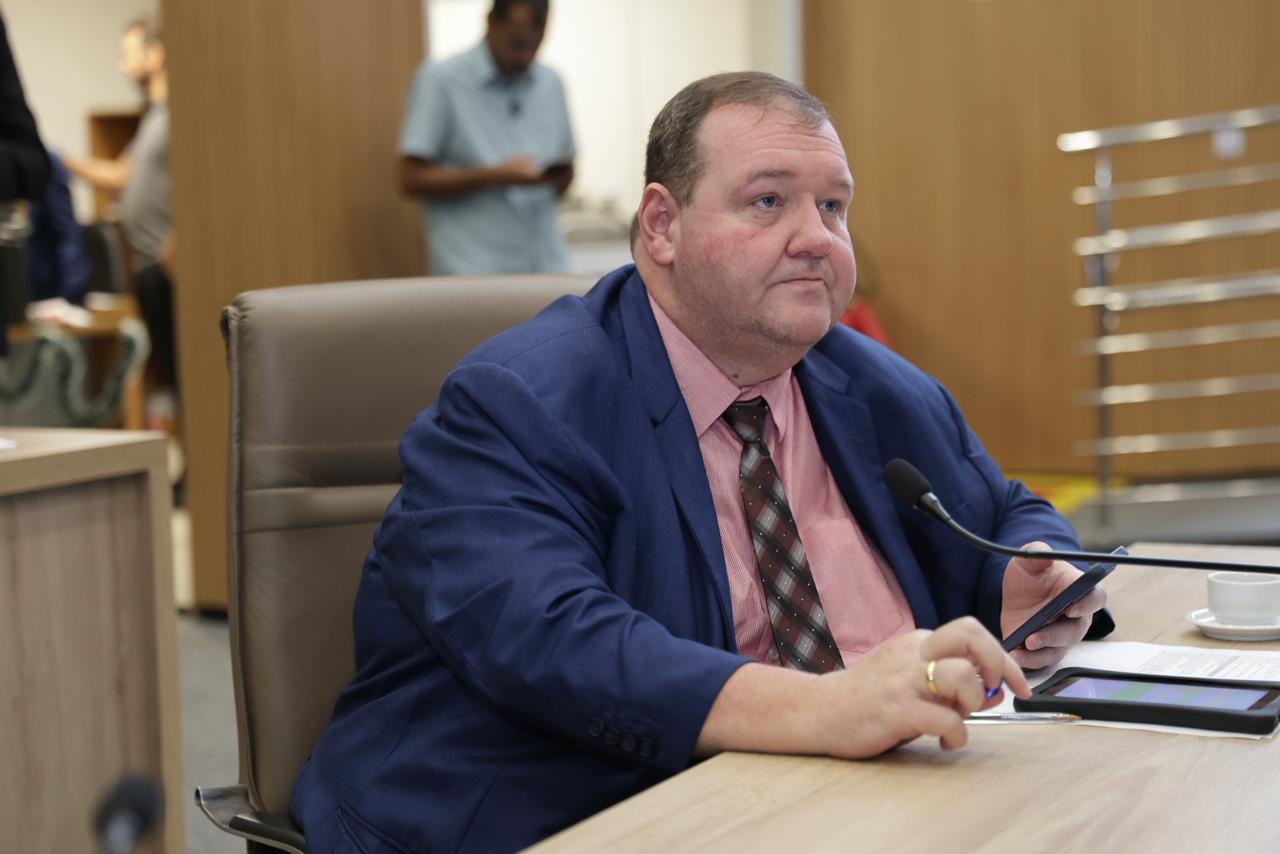 Gestão municipal estende vínculos de servidores para assegurar pleno atendimento na rede pública