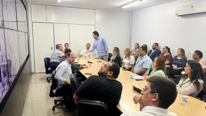 Prefeito Leandro Vilela discute avanços e investimentos na Saúde de Aparecida de Goiânia