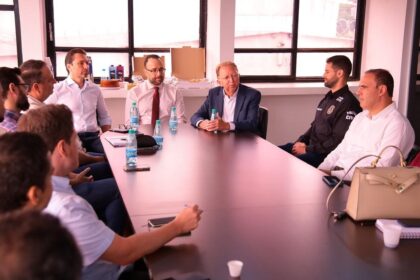 Prefeito Leandro Vilela se reúne com delegados em Aparecida para discutir segurança