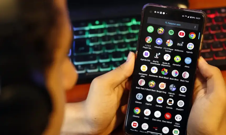 AGU solicita investigação da PF sobre vídeos misóginos nas redes sociais