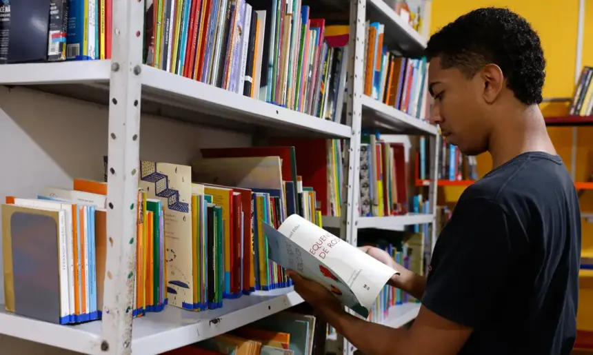 Alerj aprova programa para incentivar leitura e escrita entre jovens no RJ