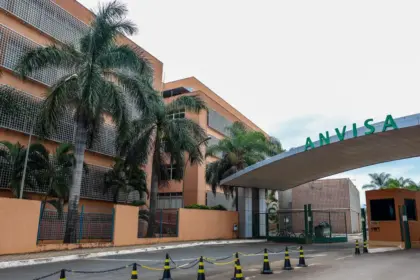 Anvisa alerta sobre riscos de suplementos com cúrcuma ao fígado