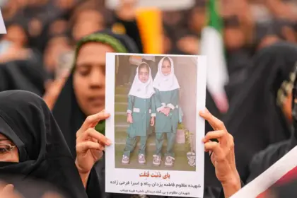 Ataque a escola no Irã resulta em 168 mortes e gera condenação internacional