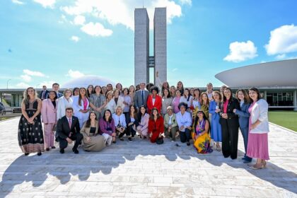 Bancada feminina da Câmara define prioridades para 2026 focadas em feminicídio e orçamento