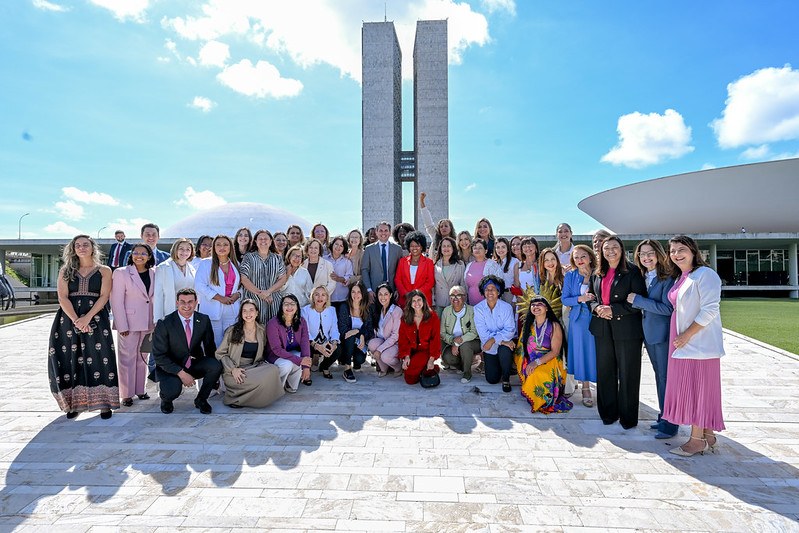 Bancada feminina da Câmara define prioridades para 2026 focadas em feminicídio e orçamento