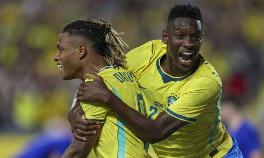 Brasil vence Croácia em amistoso antes da convocação para a Copa do Mundo