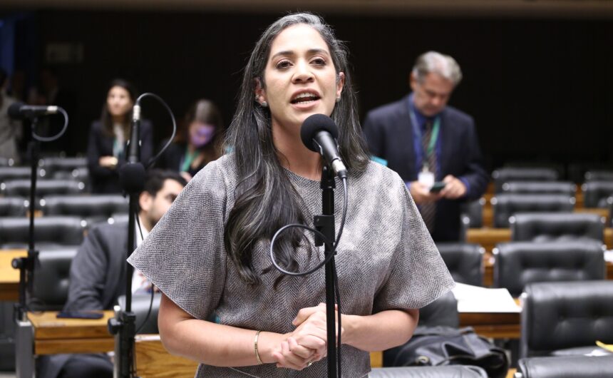 Câmara aprova levantamento de dados sobre impacto da crise climática em mulheres e meninas