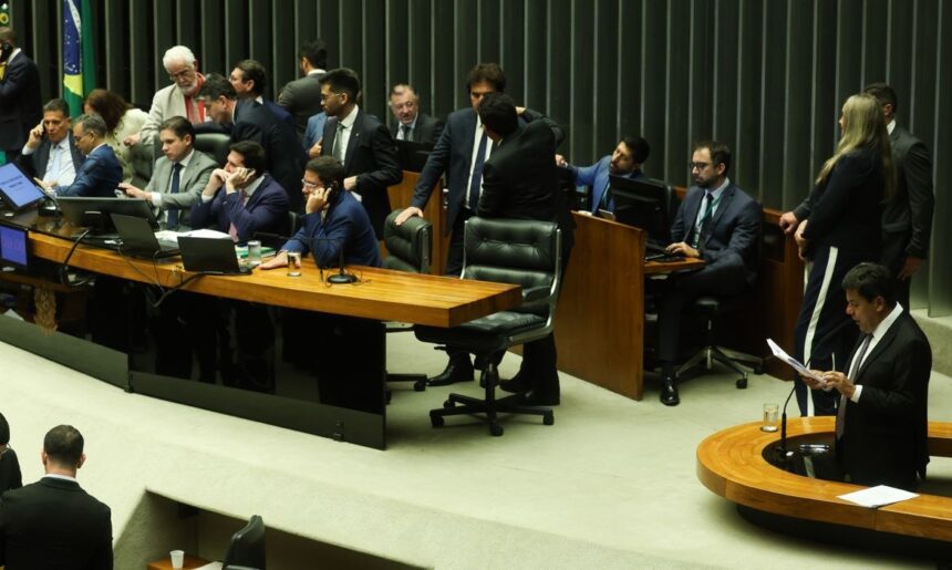 Câmara aprova PEC da Segurança Pública em segundo turno com 461 votos