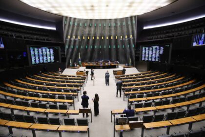 Câmara aprova urgência para três projetos de lei nesta quarta-feira