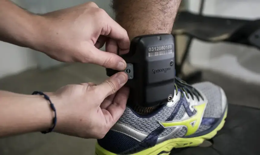 Câmara aprova uso obrigatório de tornozeleira por agressores de mulheres