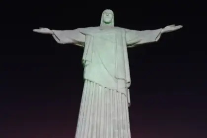 Campanha “Feminicídio Nunca Mais” é lançada no Brasil com iluminação do Cristo Redentor