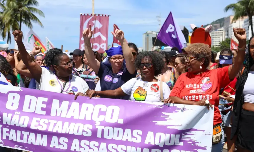 Canais misóginos no YouTube somam mais de 130 mil vídeos