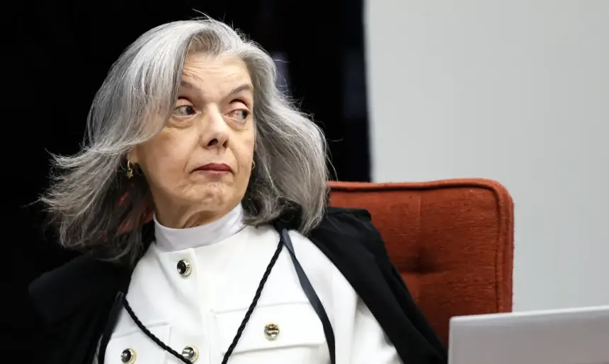 Cármen Lúcia relata ameaça de bomba durante palestra no DF