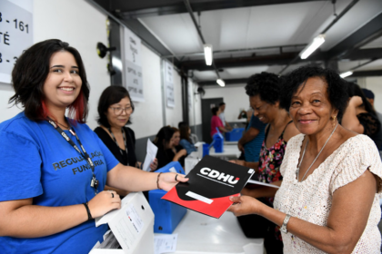 Casa Paulista entrega 972 matrículas de imóveis para famílias na zona norte de SP