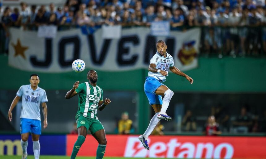 Chapecoense e Grêmio empatam em 1 a 1 na Série A do Campeonato Brasileiro