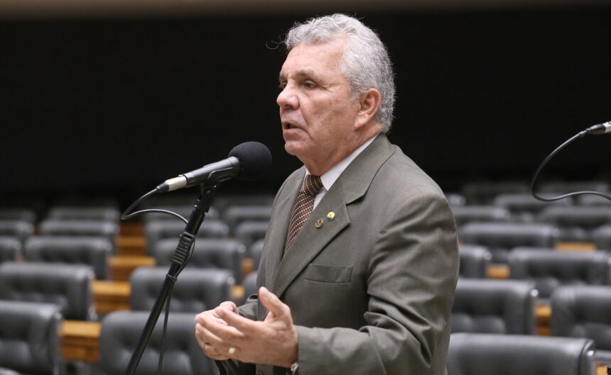 Comissão aprova aumento de pena para extorsão em caso de tomada forçada de propriedades