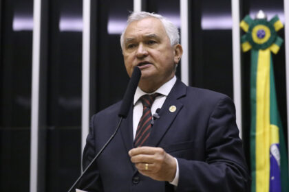 Comissão aprova porte de arma para tabeliães e registradores de cartórios