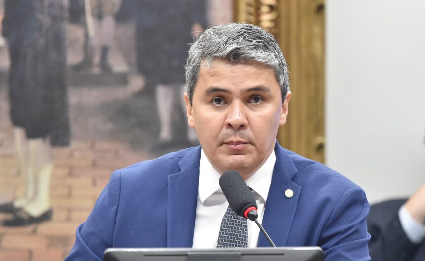 Comissão aprova projeto que fixa prazo máximo de 30 dias para pagamento do salário-maternidade