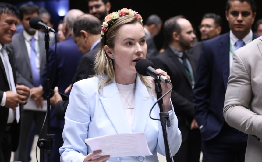 Comissão aprova projeto que facilita matrícula em escola mais próxima da residência