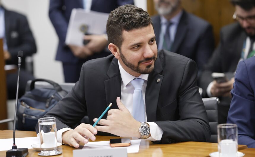 Comissão aprova projeto que cria programa para melhoria das estradas vicinais