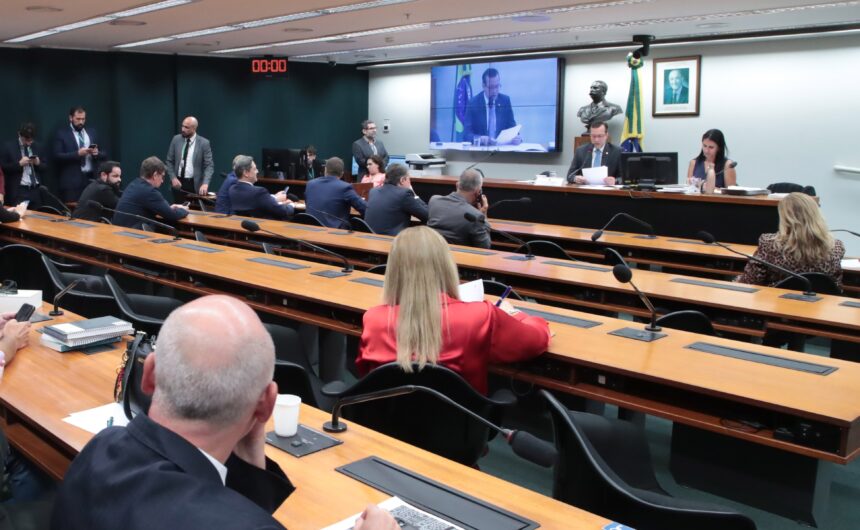 Comissão convoca Mauro Vieira para esclarecer política externa sobre Oriente Médio