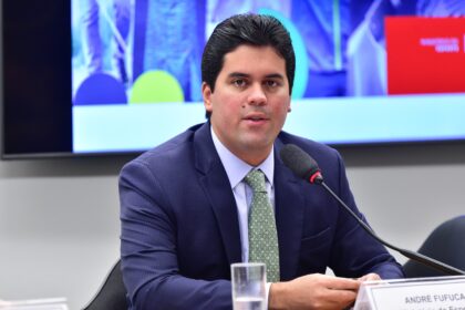 Comissão do Esporte recebe ministro André Fufuca para discutir políticas públicas