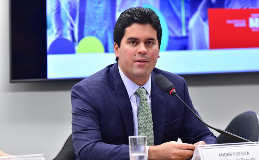 Comissão do Esporte recebe ministro André Fufuca para discutir políticas públicas