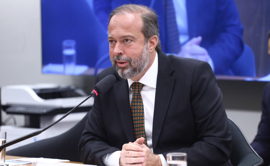 Comissão de Minas e Energia ouve ministro Alexandre Silveira nesta quarta-feira