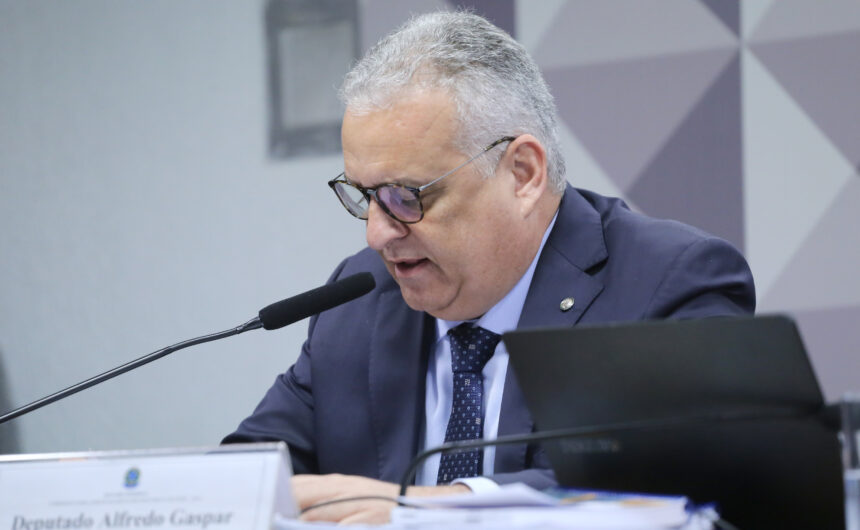 CPMI do INSS deve votar relatório final nesta noite