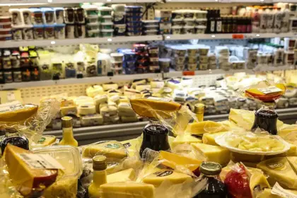 Crédito e emprego impulsionam vendas recordes no comércio varejista