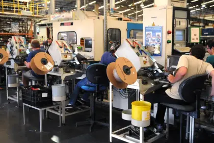 Crescimento da atividade industrial em janeiro não reverte perdas de 2025